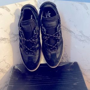] IVY PARK | SuperSleek 72 | Black I women’s 
Size: 10